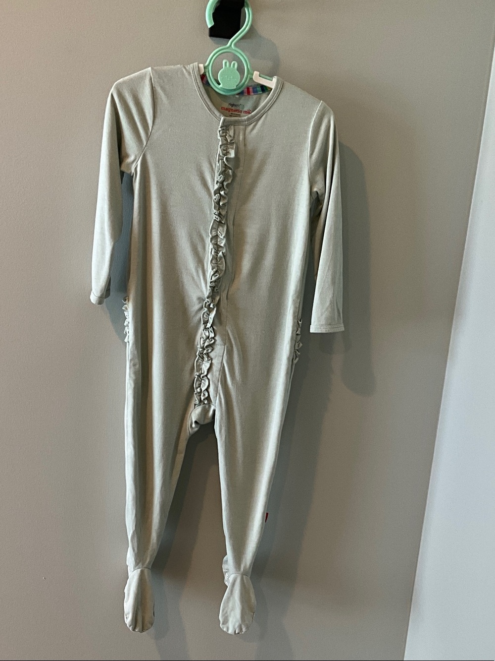 Magnetic Me 12-18M sea foam right fit w Ruffles footie